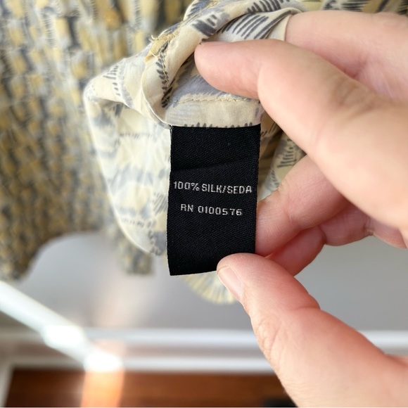 vintage Kaid men’s short sleeved 100% silk button down shirt - Picture 7 of 9